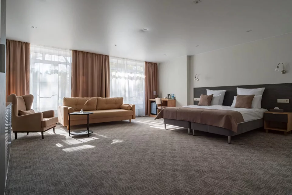 Проживание в отеле «Лесная Ласточка»